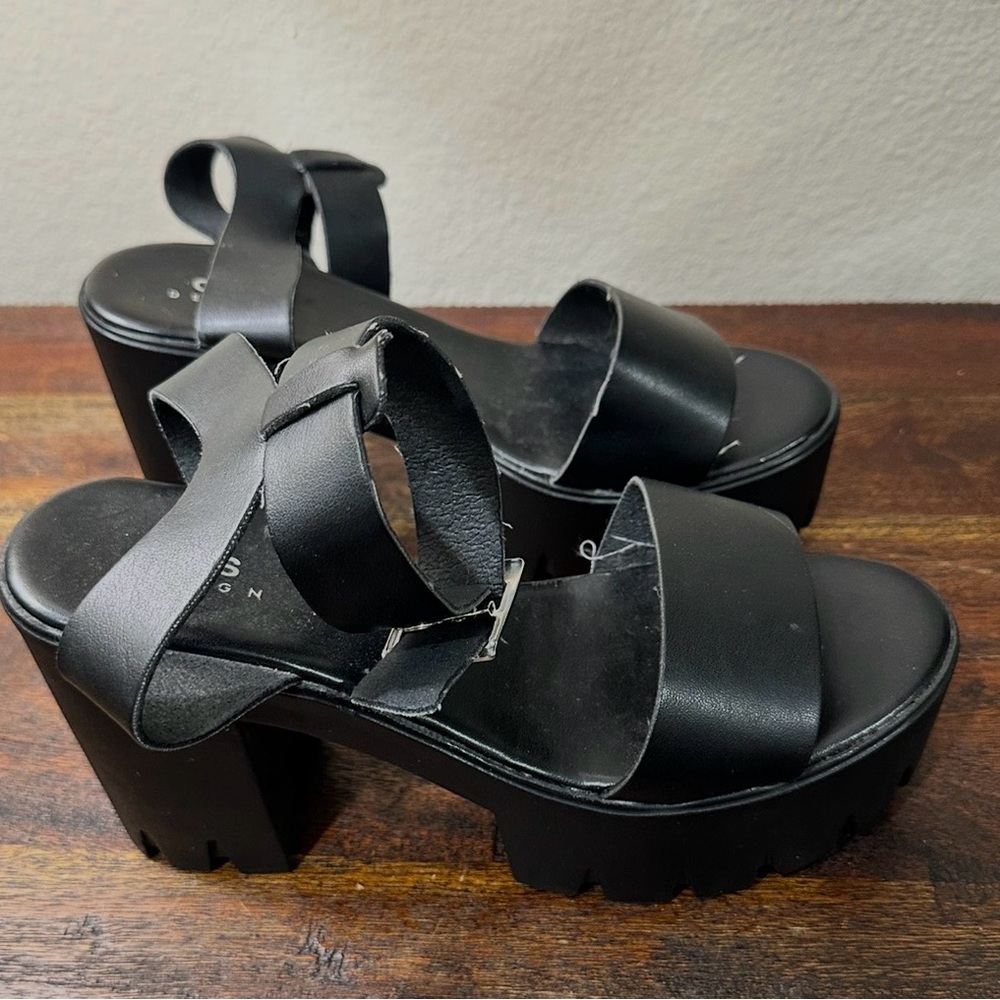 Women's Asos Black Platform Sandals‎ size 8
